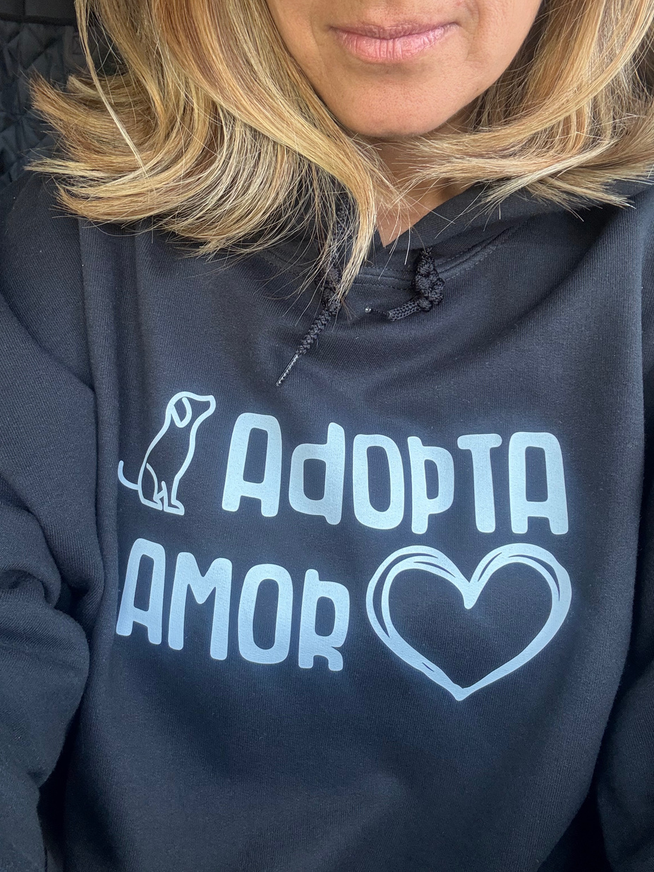 Hoodie Adopta Amor · Azul marino · Foto 1